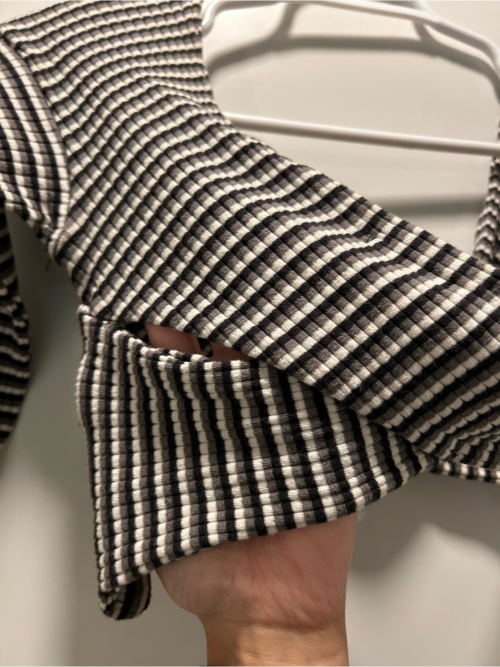 Black & White Striped Twist-front/back Crop Top